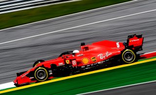 Ferrari’nin yakıtı otomobil deposunda