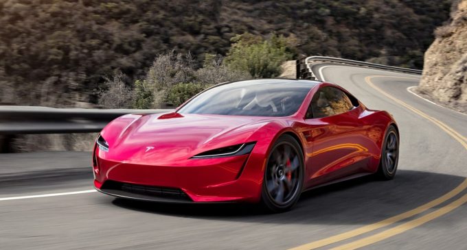 Tesla, Roadster’i satıştan kaldırdı