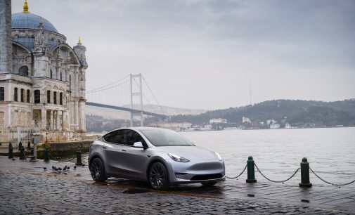 Tesla 4 ayda kaç adet sattı?