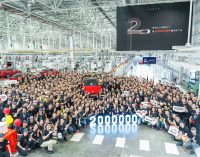 Tesla Çin’de ‘2 milyon’ dedi